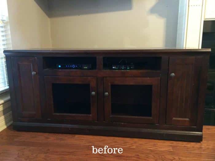 Painting a tv stand 2024 with chalk paint