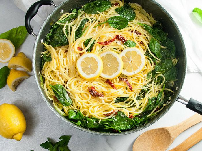 Lemon Spinach Pasta with Sun Dried Tomatoes by Seasoned Sprinkles