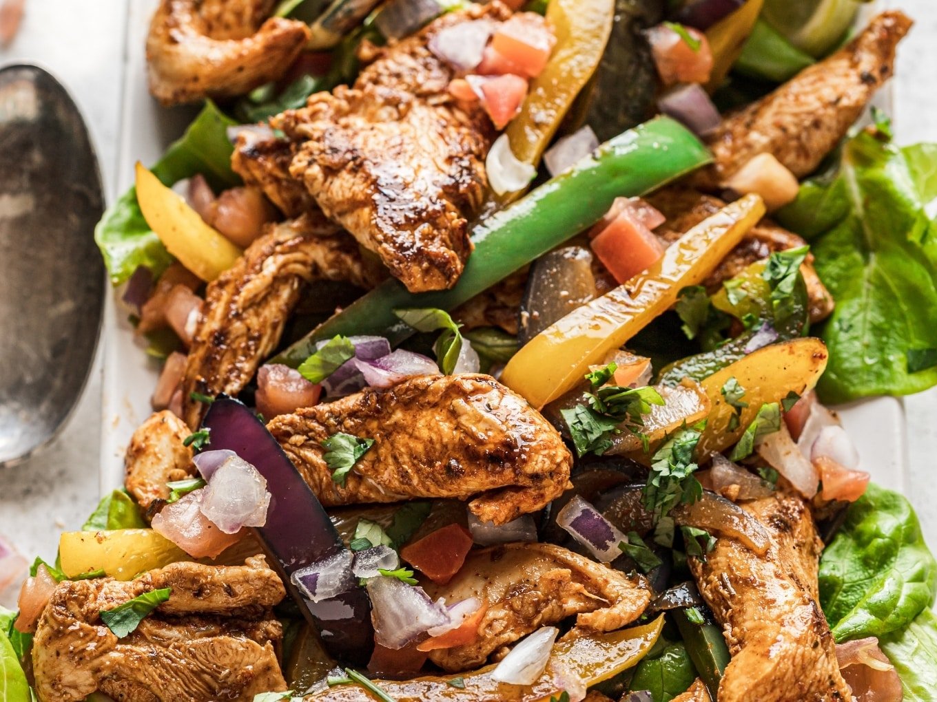 https://thewholecook.com/wp-content/uploads/2018/01/Skillet-Chicken-Fajitas-by-The-Whole-Cook-horizontal1-1.jpg
