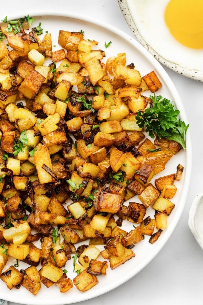 Skillet Breakfast Potatoes - Creme De La Crumb