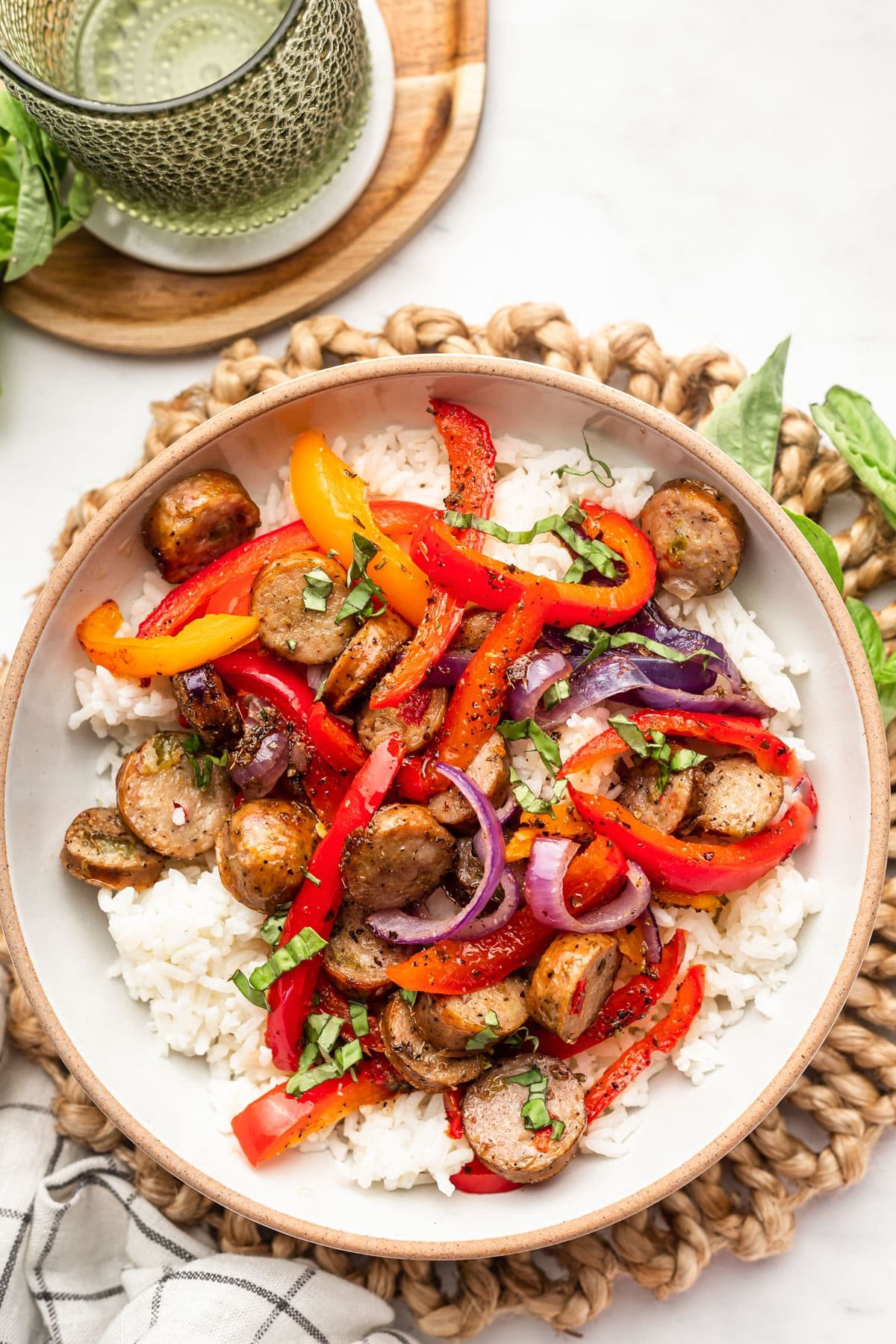 https://thewholecook.com/wp-content/uploads/2024/01/Easy-Sheet-Pan-Italian-Sausage-and-Peppers-1-2.jpg